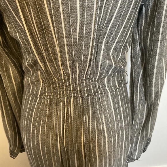 Lucky Brand Gray White Striped Button Top Size Small - Picture 5 of 11